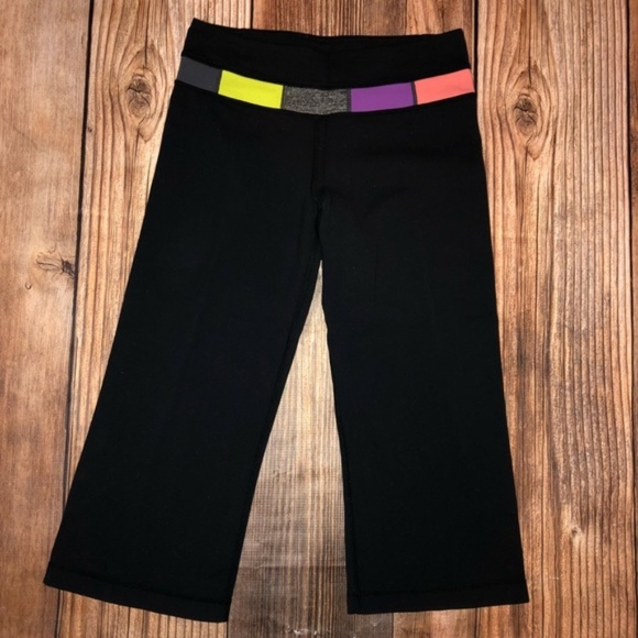 lululemon athletica Pants - ⬇$36 Lululemon reversible Capris